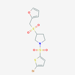 molecular formula C13H14BrNO5S3 B2606254 1-((5-Bromothiophen-2-yl)sulfonyl)-3-((furan-2-ylmethyl)sulfonyl)pyrrolidine CAS No. 1798675-02-1