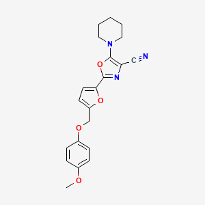 molecular formula C21H21N3O4 B2606519 2-(5-((4-Methoxyphenoxy)methyl)furan-2-yl)-5-(piperidin-1-yl)oxazole-4-carbonitrile CAS No. 941929-27-7