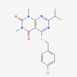molecular formula C18H19ClN4O2S B2606982 5-[(4-Chlorophenyl)methylsulfanyl]-1,3-dimethyl-7-propan-2-ylpyrimido[4,5-d]pyrimidine-2,4-dione CAS No. 896677-36-4