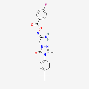 molecular formula C22H24FN5O3 B2608113 (Z)-{1-amino-2-[4-(4-tert-butylphenyl)-3-methyl-5-oxo-4,5-dihydro-1H-1,2,4-triazol-1-yl]ethylidene}amino 4-fluorobenzoate CAS No. 866038-35-9