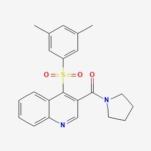 molecular formula C22H22N2O3S B2608600 {4-[(3,5-二甲苯磺酰基)-3-喹啉基}(1-吡咯烷基)甲酮 CAS No. 1358581-47-1