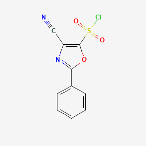 molecular formula C10H5ClN2O3S B2610143 4-Cyano-2-phenyl-1,3-oxazole-5-sulfonyl chloride CAS No. 1416985-31-3