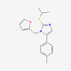 molecular formula C18H20N2OS B2610198 1-(呋喃-2-基甲基)-2-(异丙硫基)-5-(对甲苯基)-1H-咪唑 CAS No. 1207006-78-7