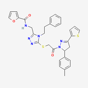 molecular formula C32H30N6O3S2 B2610882 N-((5-((2-氧代-2-(3-(噻吩-2-基)-5-(对甲苯基)-4,5-二氢-1H-吡唑-1-基)乙基)硫代)-4-苯乙基-4H-1,2,4-三唑-3-基)甲基)呋喃-2-甲酰胺 CAS No. 361149-35-1