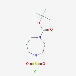 molecular formula C10H19ClN2O4S B2612113 4-(氯磺酰基)-1,4-二氮杂环戊烷-1-甲酸叔丁酯 CAS No. 1603173-59-6