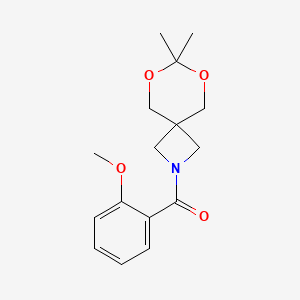 molecular formula C16H21NO4 B2612183 (7,7-二甲基-6,8-二氧杂-2-氮杂螺[3.5]壬烷-2-基)(2-甲氧基苯基)甲苯酮 CAS No. 1396684-62-0