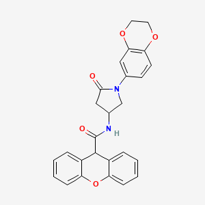 molecular formula C26H22N2O5 B2612379 N-(1-(2,3-dihydrobenzo[b][1,4]dioxin-6-yl)-5-oxopyrrolidin-3-yl)-9H-xanthene-9-carboxamide CAS No. 896306-72-2