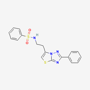 molecular formula C18H16N4O2S2 B2613180 N-(2-(2-苯并噻唑并[3,2-b][1,2,4]三唑-6-基)乙基)苯磺酰胺 CAS No. 895420-12-9