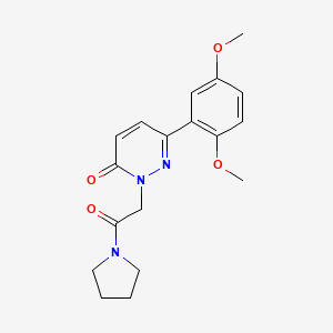 molecular formula C18H21N3O4 B2613510 6-(2,5-二甲氧基苯基)-2-(2-氧代-2-吡咯烷-1-基乙基)嘧啶-3-酮 CAS No. 941973-36-0