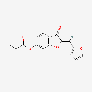 molecular formula C17H14O5 B2614318 (Z)-2-(furan-2-ylmethylene)-3-oxo-2,3-dihydrobenzofuran-6-yl isobutyrate CAS No. 622359-30-2