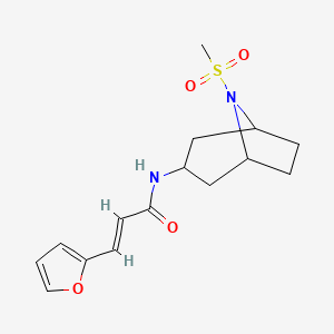 molecular formula C15H20N2O4S B2614610 (E)-3-(呋喃-2-基)-N-(8-(甲基磺酰基)-8-氮杂双环[3.2.1]辛烷-3-基)丙烯酰胺 CAS No. 2034997-44-7