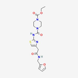 molecular formula C18H23N5O5S B2615386 4-((4-(2-((呋喃-2-基甲基)氨基)-2-氧代乙基)噻唑-2-基)氨基甲酰基)哌嗪-1-羧酸乙酯 CAS No. 1021220-26-7