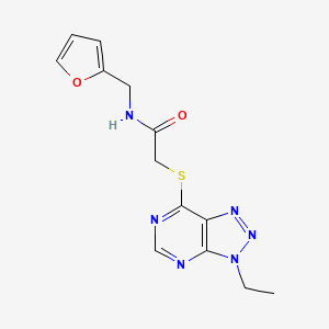 molecular formula C13H14N6O2S B2617987 2-((3-乙基-3H-[1,2,3]三唑并[4,5-d]嘧啶-7-基)硫代)-N-(呋喃-2-基甲基)乙酰胺 CAS No. 1058232-01-1