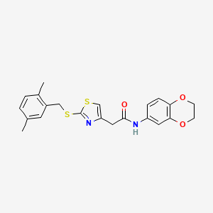 molecular formula C22H22N2O3S2 B2620511 N-(2,3-dihydrobenzo[b][1,4]dioxin-6-yl)-2-(2-((2,5-dimethylbenzyl)thio)thiazol-4-yl)acetamide CAS No. 953965-32-7
