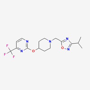 molecular formula C16H20F3N5O2 B2620741 3-Propan-2-yl-5-[[4-[4-(trifluoromethyl)pyrimidin-2-yl]oxypiperidin-1-yl]methyl]-1,2,4-oxadiazole CAS No. 2380142-76-5