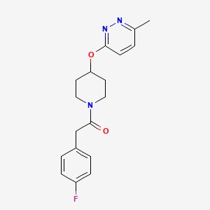 molecular formula C18H20FN3O2 B2620776 2-(4-氟苯基)-1-(4-((6-甲基吡啶并氮杂-3-基)氧基)哌啶-1-基)乙酮 CAS No. 1797596-65-6