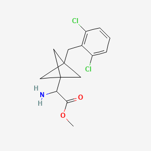 molecular formula C15H17Cl2NO2 B2621698 Methyl 2-amino-2-[3-[(2,6-dichlorophenyl)methyl]-1-bicyclo[1.1.1]pentanyl]acetate CAS No. 2287260-48-2