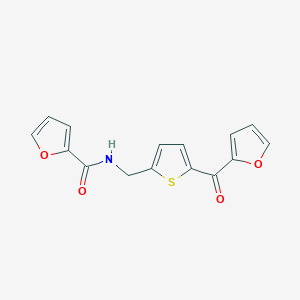 molecular formula C15H11NO4S B2622241 N-((5-(furan-2-carbonyl)thiophen-2-yl)methyl)furan-2-carboxamide CAS No. 1797964-08-9