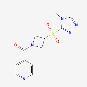 molecular formula C12H13N5O3S B2622655 (3-((4-methyl-4H-1,2,4-triazol-3-yl)sulfonyl)azetidin-1-yl)(pyridin-4-yl)methanone CAS No. 2034428-07-2