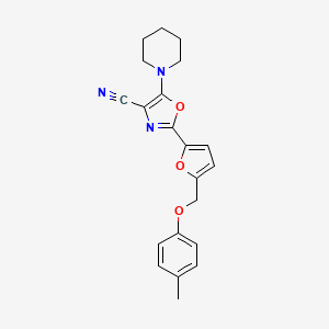 molecular formula C21H21N3O3 B2623390 5-(Piperidin-1-yl)-2-(5-((p-tolyloxy)methyl)furan-2-yl)oxazole-4-carbonitrile CAS No. 931704-20-0