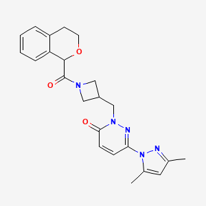 2-{[1-(3,4-dihydro-1H-2-benzopyran-1-carbonyl)azetidin-3-yl]methyl}-6-(3,5-dimethyl-1H-pyrazol-1-yl)-2,3-dihydropyridazin-3-one
