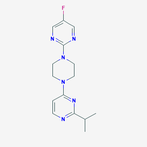 molecular formula C15H19FN6 B2624090 4-[4-(5-Fluoropyrimidin-2-yl)piperazin-1-yl]-2-propan-2-ylpyrimidine CAS No. 2415468-24-3