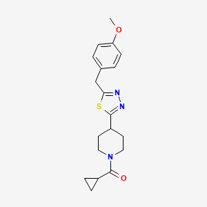 molecular formula C19H23N3O2S B2624784 Cyclopropyl(4-(5-(4-methoxybenzyl)-1,3,4-thiadiazol-2-yl)piperidin-1-yl)methanone CAS No. 1171347-94-6