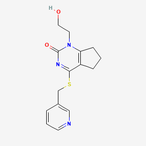 molecular formula C15H17N3O2S B2625502 1-(2-hydroxyethyl)-4-((pyridin-3-ylmethyl)thio)-6,7-dihydro-1H-cyclopenta[d]pyrimidin-2(5H)-one CAS No. 941979-00-6