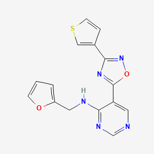 molecular formula C15H11N5O2S B2626545 N-(呋喃-2-基甲基)-5-(3-(噻吩-3-基)-1,2,4-恶二唑-5-基)嘧啶-4-胺 CAS No. 2034570-98-2