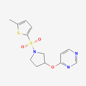 molecular formula C13H15N3O3S2 B2626971 4-((1-((5-甲硫菲恩-2-基)磺酰基)吡咯烷-3-基)氧基)嘧啶 CAS No. 2034328-29-3
