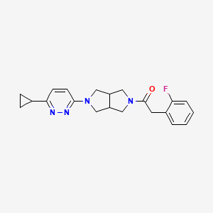molecular formula C21H23FN4O B2627095 1-[2-(6-Cyclopropylpyridazin-3-yl)-1,3,3a,4,6,6a-hexahydropyrrolo[3,4-c]pyrrol-5-yl]-2-(2-fluorophenyl)ethanone CAS No. 2415510-72-2