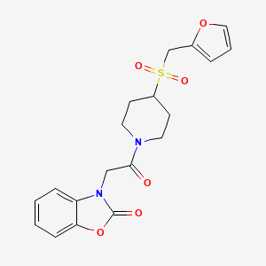 3-(2-(4-((furan-2-ylmethyl)sulfonyl)piperidin-1-yl)-2-oxoethyl)benzo[d]oxazol-2(3H)-one