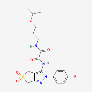molecular formula C19H23FN4O5S B2629810 N1-(2-(4-氟苯基)-5,5-二氧化-4,6-二氢-2H-噻吩[3,4-c]吡唑-3-基)-N2-(3-异丙氧基丙基)草酰胺 CAS No. 899733-51-8