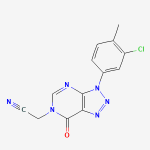 molecular formula C13H9ClN6O B2630639 2-[3-(3-氯-4-甲基苯基)-7-氧代三唑并[4,5-d]嘧啶-6-基]乙腈 CAS No. 872594-40-6
