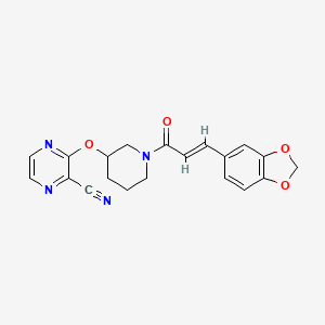molecular formula C20H18N4O4 B2631708 （E）-3-((1-(3-(苯并[d][1,3]二氧杂环-5-基)丙烯酰)哌啶-3-基)氧)吡嗪-2-腈 CAS No. 2034885-83-9
