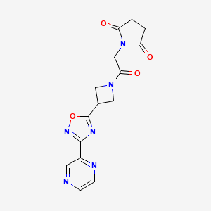 1-(2-Oxo-2-(3-(3-(pyrazin-2-yl)-1,2,4-oxadiazol-5-yl)azetidin-1-yl)ethyl)pyrrolidine-2,5-dione