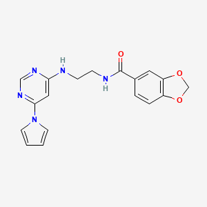 molecular formula C18H17N5O3 B2632139 N-(2-((6-(1H-pyrrol-1-yl)pyrimidin-4-yl)amino)ethyl)benzo[d][1,3]dioxole-5-carboxamide CAS No. 1396870-92-0