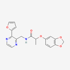 molecular formula C19H17N3O5 B2632973 2-(benzo[d][1,3]dioxol-5-yloxy)-N-((3-(furan-2-yl)pyrazin-2-yl)methyl)propanamide CAS No. 2034464-50-9