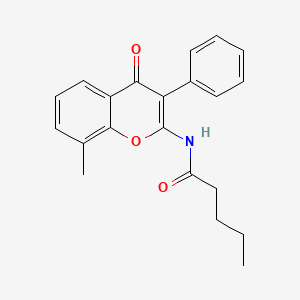 molecular formula C21H21NO3 B2633766 N-(8-甲基-4-氧代-3-苯基色满-2-基)戊酰胺 CAS No. 879564-70-2
