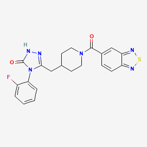 molecular formula C21H19FN6O2S B2633912 3-((1-(苯并[c][1,2,5]噻二唑-5-羰基)哌啶-4-基)甲基)-4-(2-氟苯基)-1H-1,2,4-三唑-5(4H)-酮 CAS No. 2034584-33-1