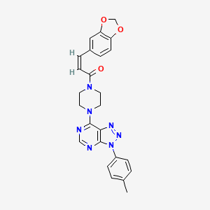 molecular formula C25H23N7O3 B2634061 (Z)-3-(benzo[d][1,3]dioxol-5-yl)-1-(4-(3-(p-tolyl)-3H-[1,2,3]triazolo[4,5-d]pyrimidin-7-yl)piperazin-1-yl)prop-2-en-1-one CAS No. 942012-92-2