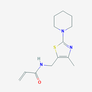 molecular formula C13H19N3OS B2634121 N-[(4-Methyl-2-piperidin-1-yl-1,3-thiazol-5-yl)methyl]prop-2-enamide CAS No. 2411277-26-2