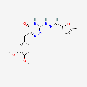 (E)-6-(3,4-dimethoxybenzyl)-3-(2-((5-methylfuran-2-yl)methylene)hydrazinyl)-1,2,4-triazin-5(2H)-one