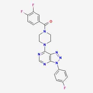 molecular formula C21H16F3N7O B2635599 (3,4-二氟苯基)(4-(3-(4-氟苯基)-3H-[1,2,3]三唑并[4,5-d]嘧啶-7-基)哌嗪-1-基)甲苯酮 CAS No. 920365-15-7