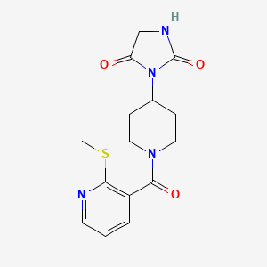 molecular formula C15H18N4O3S B2637383 3-(1-(2-(甲硫基)烟酰基)哌啶-4-基)咪唑烷-2,4-二酮 CAS No. 2034243-84-8