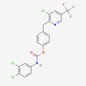 molecular formula C20H12Cl3F3N2O2 B2639329 4-{[3-氯-5-(三氟甲基)-2-吡啶基]甲基}苯基 N-(3,4-二氯苯基)氨基甲酸酯 CAS No. 339019-96-4