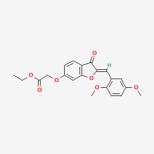 molecular formula C21H20O7 B2639794 (Z)-乙酸2-((2-(2,5-二甲氧基亚苄基)-3-氧代-2,3-二氢苯并呋喃-6-基)氧基)乙酯 CAS No. 858755-12-1