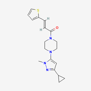 (E)-1-(4-(3-cyclopropyl-1-methyl-1H-pyrazol-5-yl)piperazin-1-yl)-3-(thiophen-2-yl)prop-2-en-1-one
