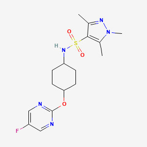molecular formula C16H22FN5O3S B2641020 N-((1r,4r)-4-((5-fluoropyrimidin-2-yl)oxy)cyclohexyl)-1,3,5-trimethyl-1H-pyrazole-4-sulfonamide CAS No. 2034438-70-3