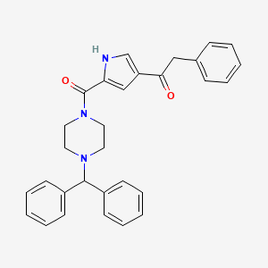 molecular formula C30H29N3O2 B2643018 1-{5-[(4-benzhydrylpiperazino)carbonyl]-1H-pyrrol-3-yl}-2-phenyl-1-ethanone CAS No. 477870-57-8